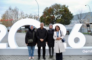 Gemlik’te Yılbaşı Meydanı Açıldı